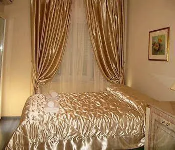 Konukevi Triana-adults Only 4*