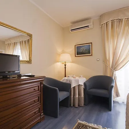 Triana-adults Only Konukevi 4*