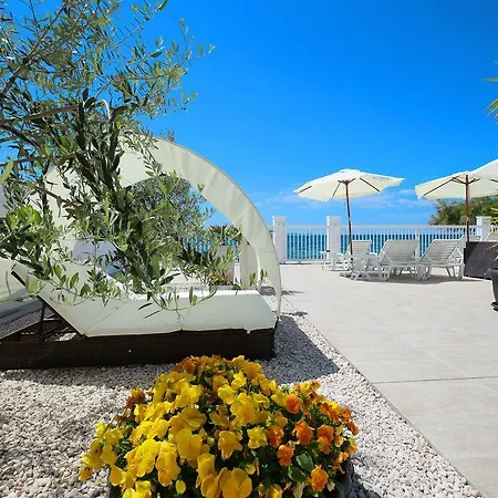 Triana-adults Only Konukevi 4*