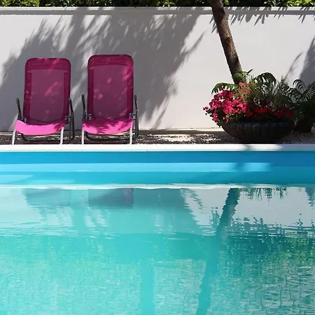 Triana-adults Only Gasthuis