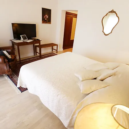 Triana-adults Only Konukevi 4*