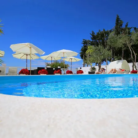 Konukevi Triana-adults Only 4*
