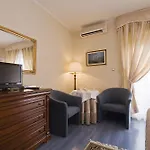 Triana-adults Only Gostinjska kuća 4*