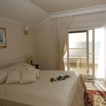 Konukevi Triana-adults Only