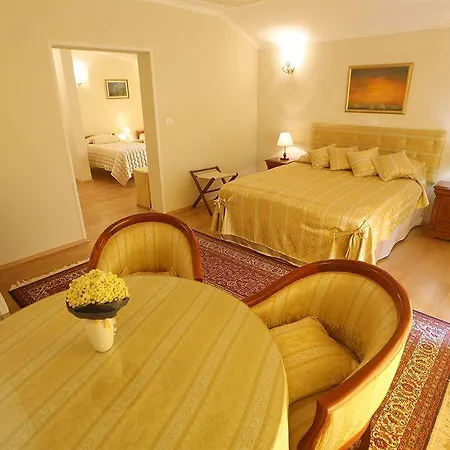 Konukevi Triana-adults Only 4*