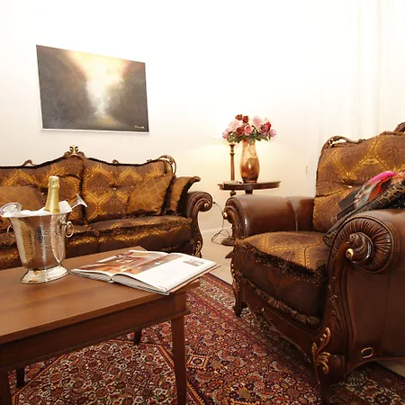 Triana-adults Only Konukevi 4*