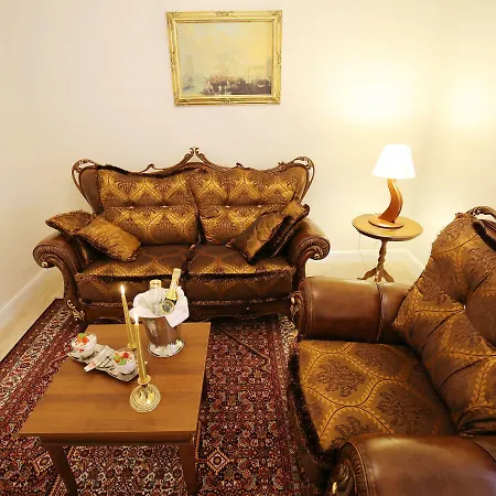 Triana-adults Only Konukevi