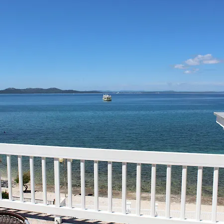 Konukevi Triana-adults Only