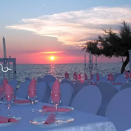 Gasthuis Triana-adults Only 4*